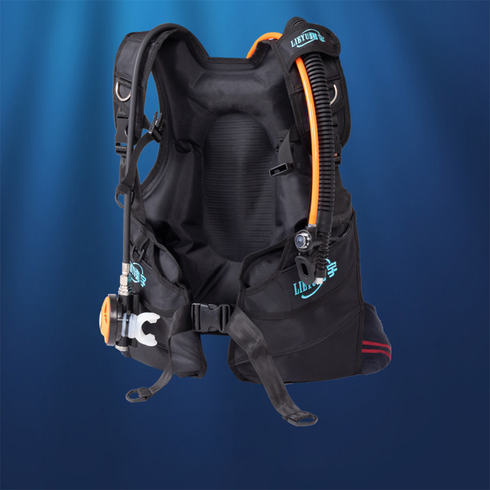 BCD Vest Sailing Buoyancy Comp - Aquatic Diving review and price